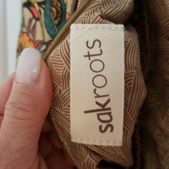 Sakroots Convertible Crossbody Bag w/Free Wallet - Picture 8 of 15